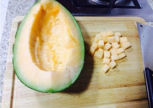 哈密瓜配大饼可以吃吗视频,创意美食搭配新尝试