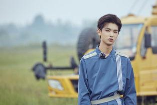 黄明昊吃瓜现场视频,现场气氛热烈引网友热议